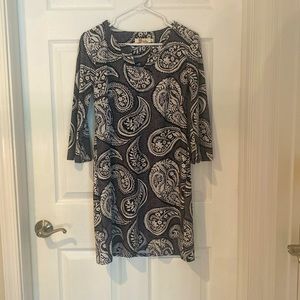 Beautiful dress with cool and light fabric.